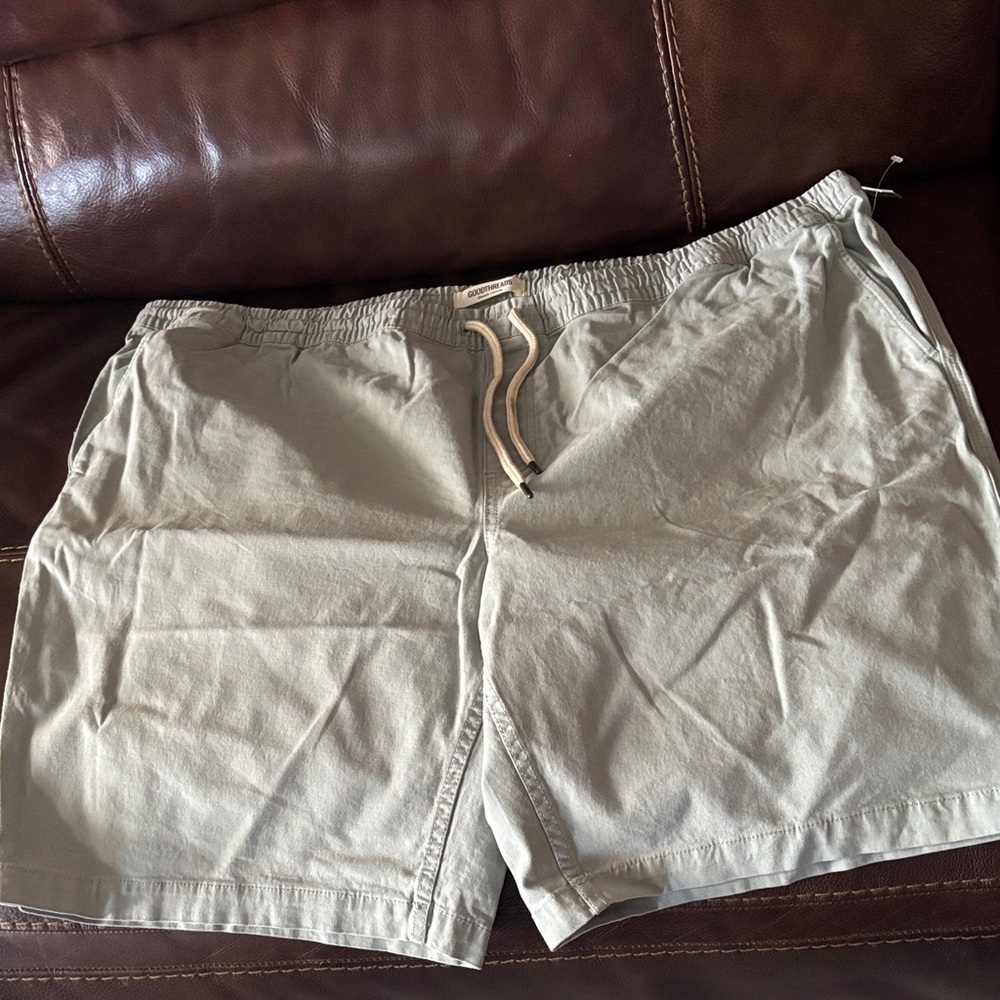 Light Green Men’s Drawstring Shorts. XXXL New with tag